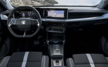 Забронировать Opel Frontera Automatic Hybrid SUV (Model 2025) 